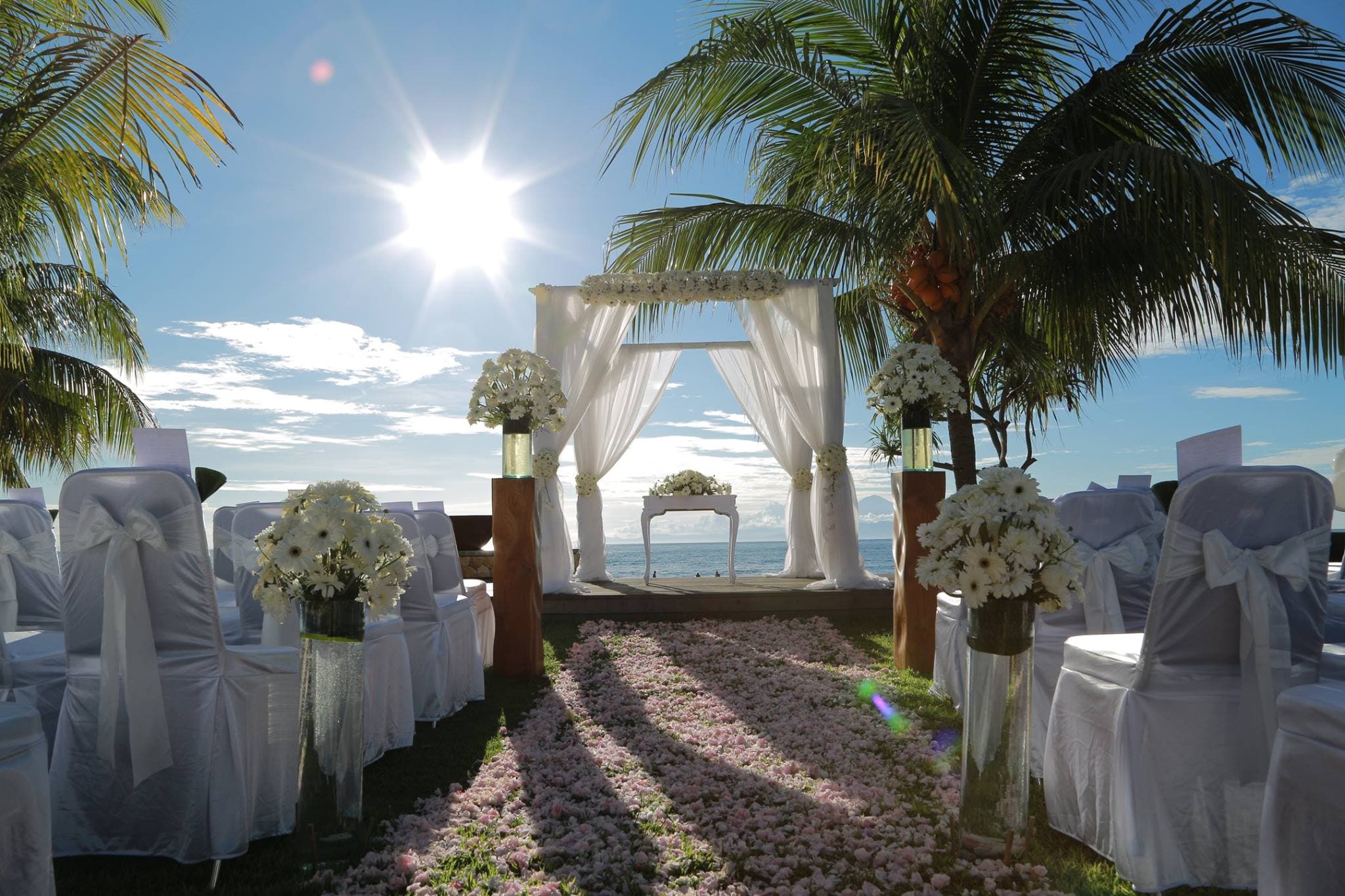 10 Romantic Touches to Make Your Qunci Wedding Unforgettable