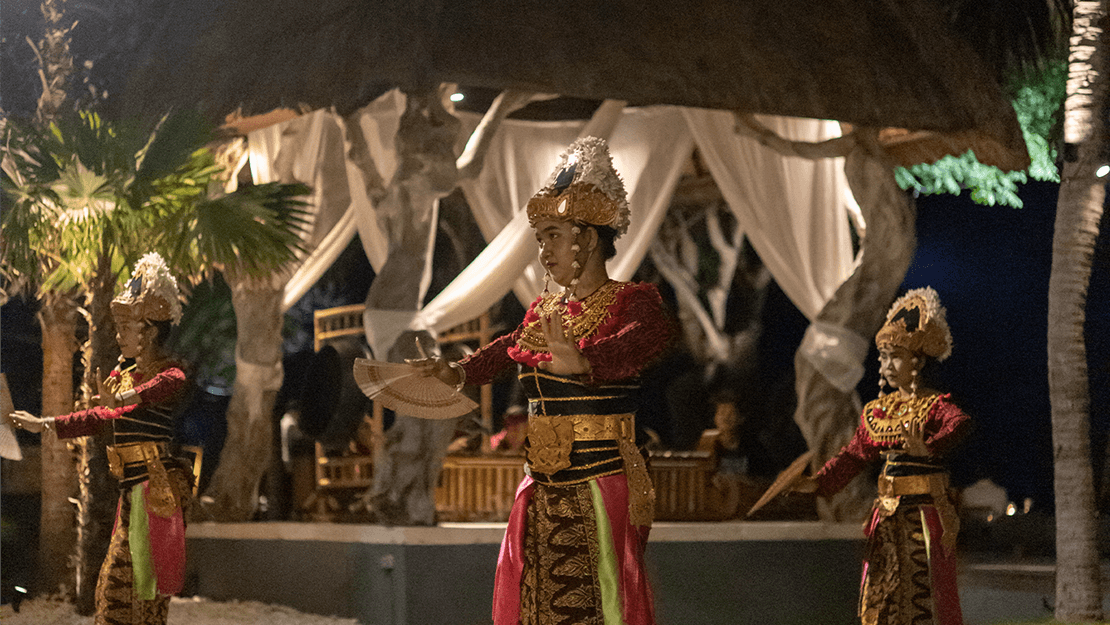 <p>Experience the vibrant soul of Lombok right here at Qunci Villas, where culture comes alive through captivating performances by local artists. Be mesmerized by the dynamic Presean stick fighting, the powerful rhythms of Gendang Beleq, and the graceful movements of the Gandrung dance — each performance sharing a story of history, spirit, and celebration.</p>