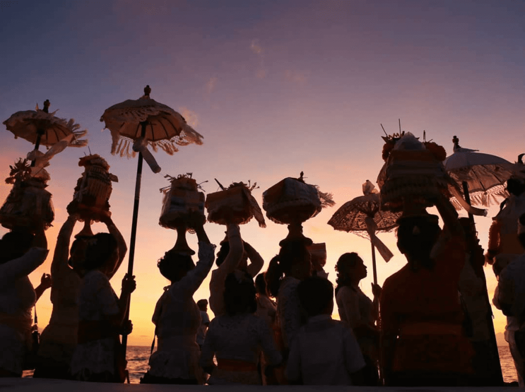 <p>Experience the vibrant soul of Lombok right here at Qunci Villas, where culture comes alive through captivating performances by local artists. Be mesmerized by the dynamic Presean stick fighting, the powerful rhythms of Gendang Beleq, and the graceful movements of the Gandrung dance — each performance sharing a story of history, spirit, and celebration.</p>